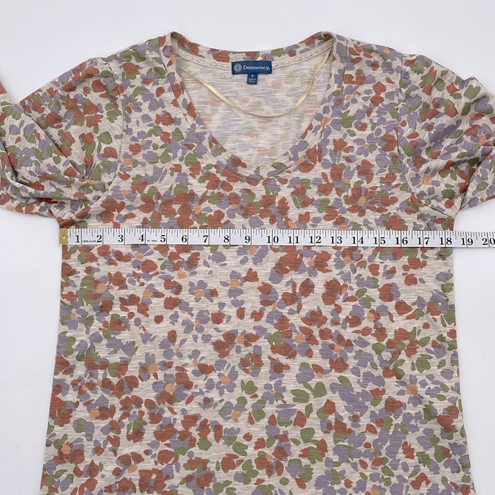 Democracy Long Sleeve Ruffle & Button Detail V-neck Multicolor - Picture 9 of 16